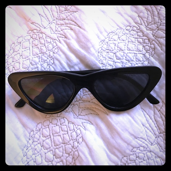 Free People Accessories - Vintage inspired Free People Cat Eye Sunglass